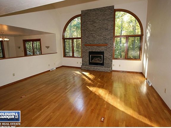 Vaulted Living Room Ceiling
