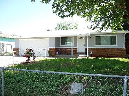 7024 9th Ave photo 1
