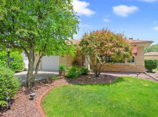 941 Meadowcrest Rd, La Grange Park, IL 60526