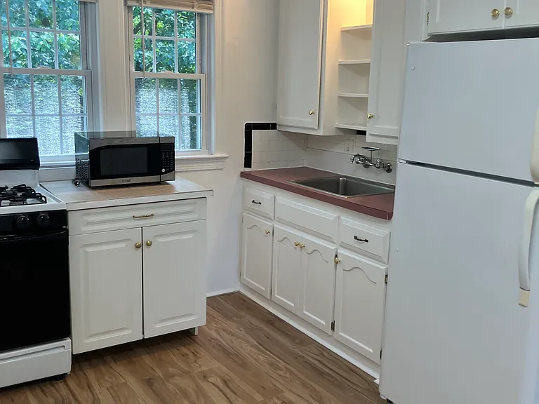 710 22nd St S #4 — Photo 10