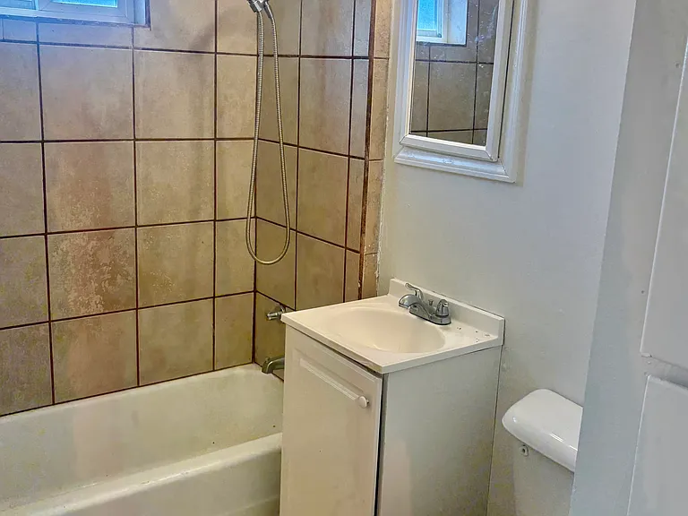 215 Van Buren St #1/2 — Photo 10