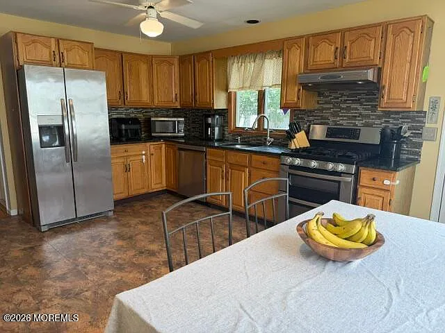 2806 Johnson St — Photo 12