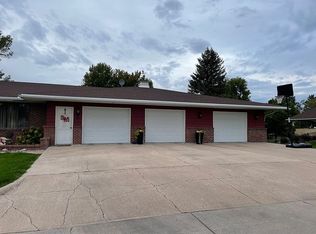 913 Fairway Dr, Oneill, NE 68763