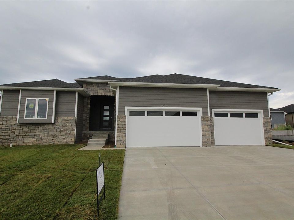 1st image of 9029 S 32nd St