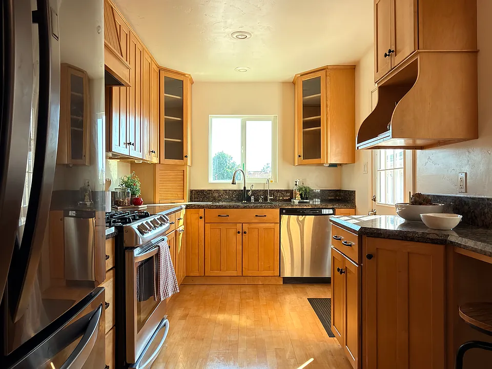 211 N Orleans Ave