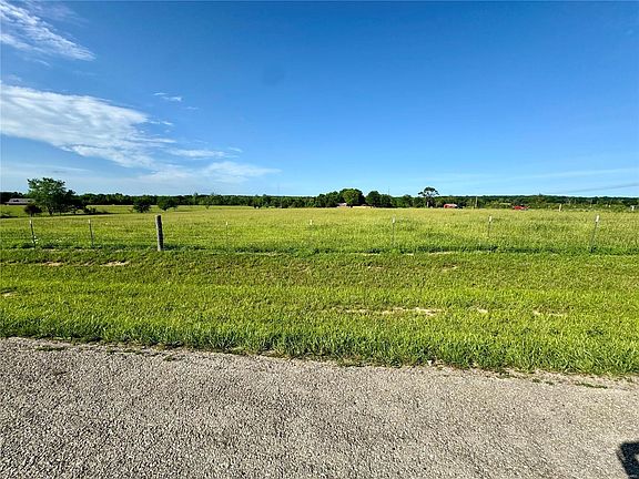 4th image of 221 Highway 221