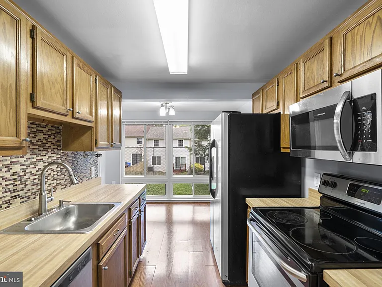 18050 Chalet Dr #14103 — Photo 12