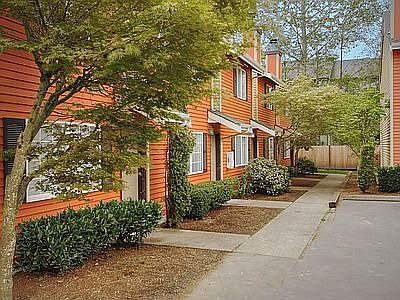 Vibrant contemporary exterior colors