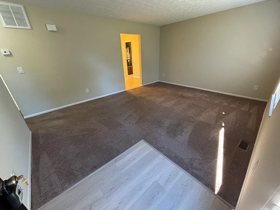 1870 Stoneview Ct