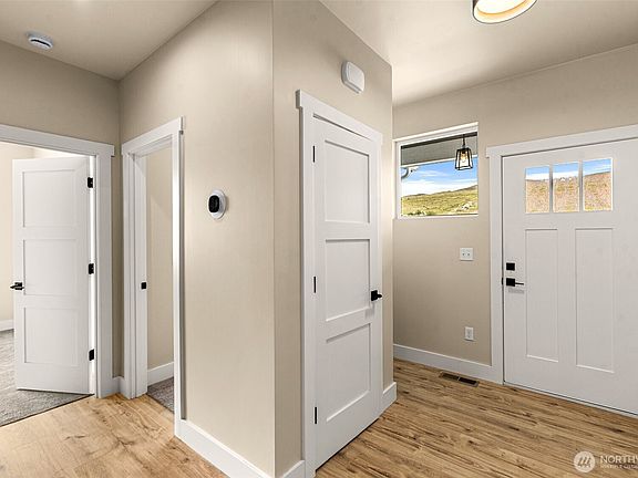 4th image of 3878 Stayman Flats Road