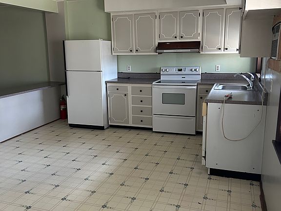 2nd image of 380 N Jefferson St #2