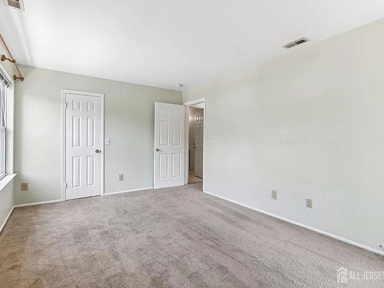 4 Chelsea Dr — Photo 14