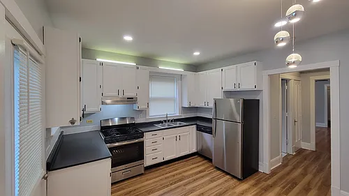 5807 N Artesian Ave #2 Photo 1