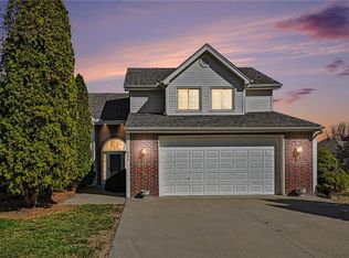 421 Fletcher Dr, Smithville, MO 64089