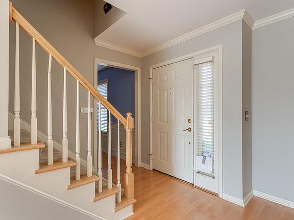 3rd image of 6117 Shoreham Dr