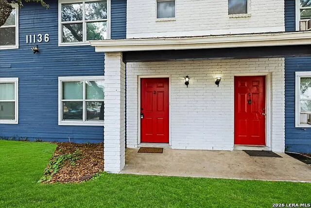 2 bed, 2.5 bath, 1470 sqft, $1,300 — Photo 2