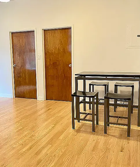 218 E 11th St #1 — Photo 6