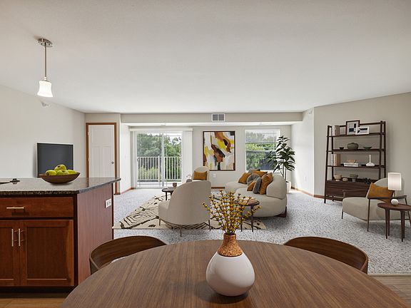 5th image of 1351 Lake Dr W APT 120