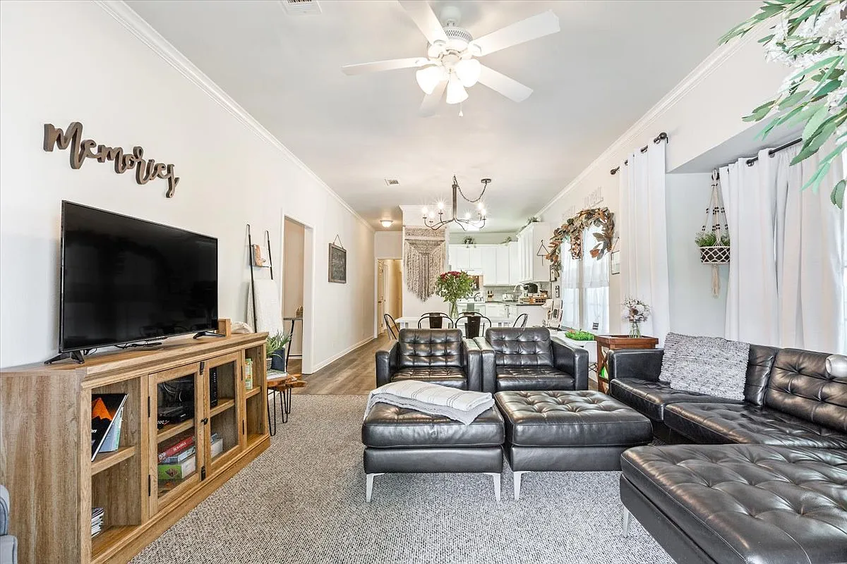 5 bed, 1726 sqft, $3,000 — Photo 1