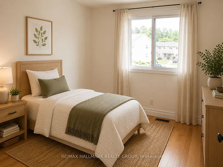 1374 Perez Cres — Photo 10