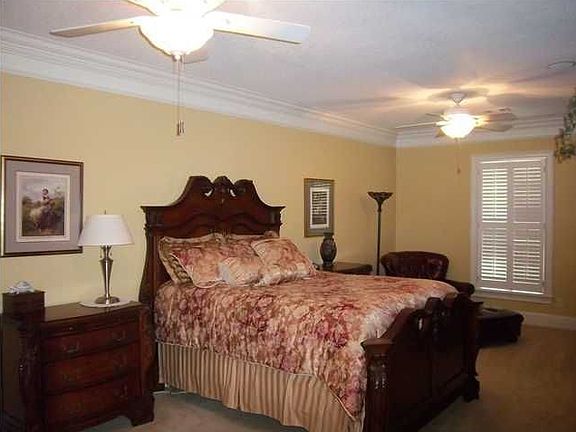 5th image of 159 Deer Trace Dr