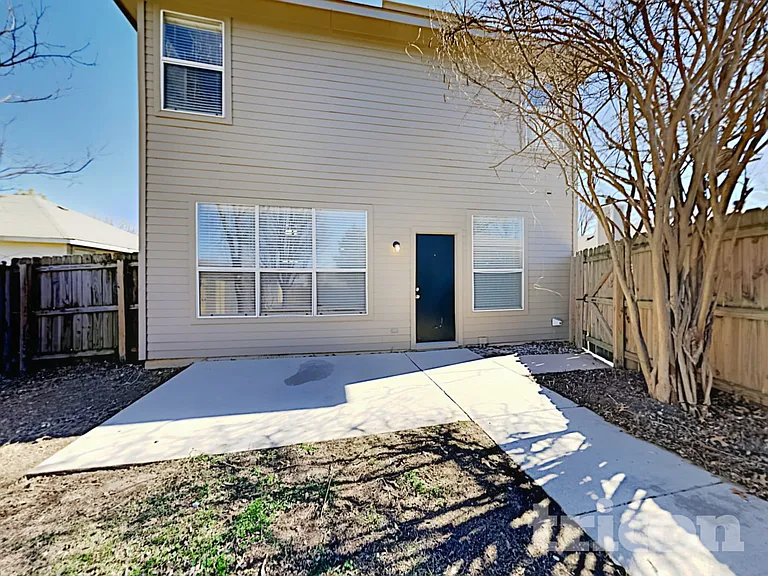 813 Indigo Ter — Photo 16