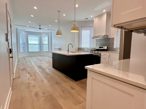 2950 N Sheffield Ave APT 3F, Chicago, IL 60657