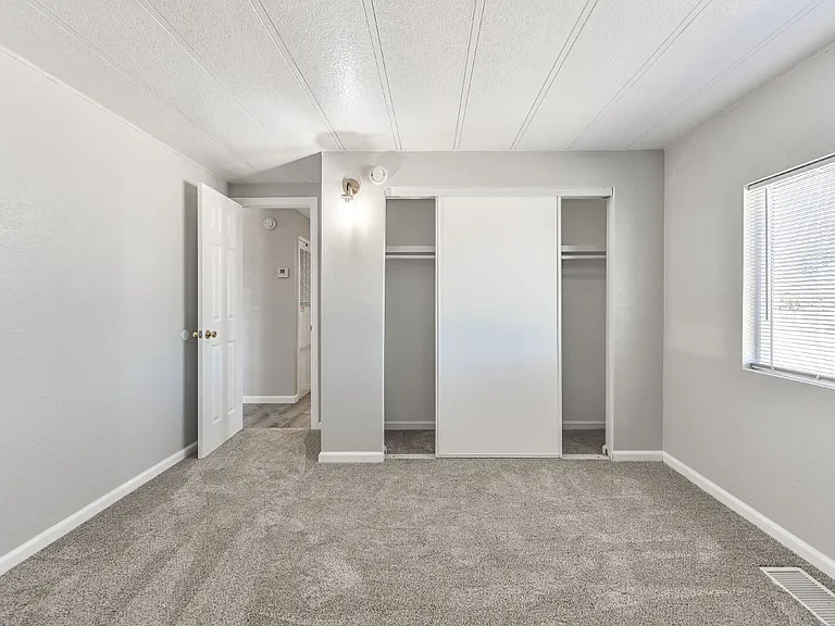 4453 Maia Way — Photo 32