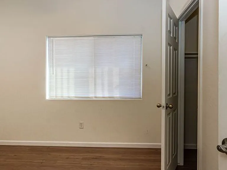 610 E Waverly St #1 & 2 — Photo 18