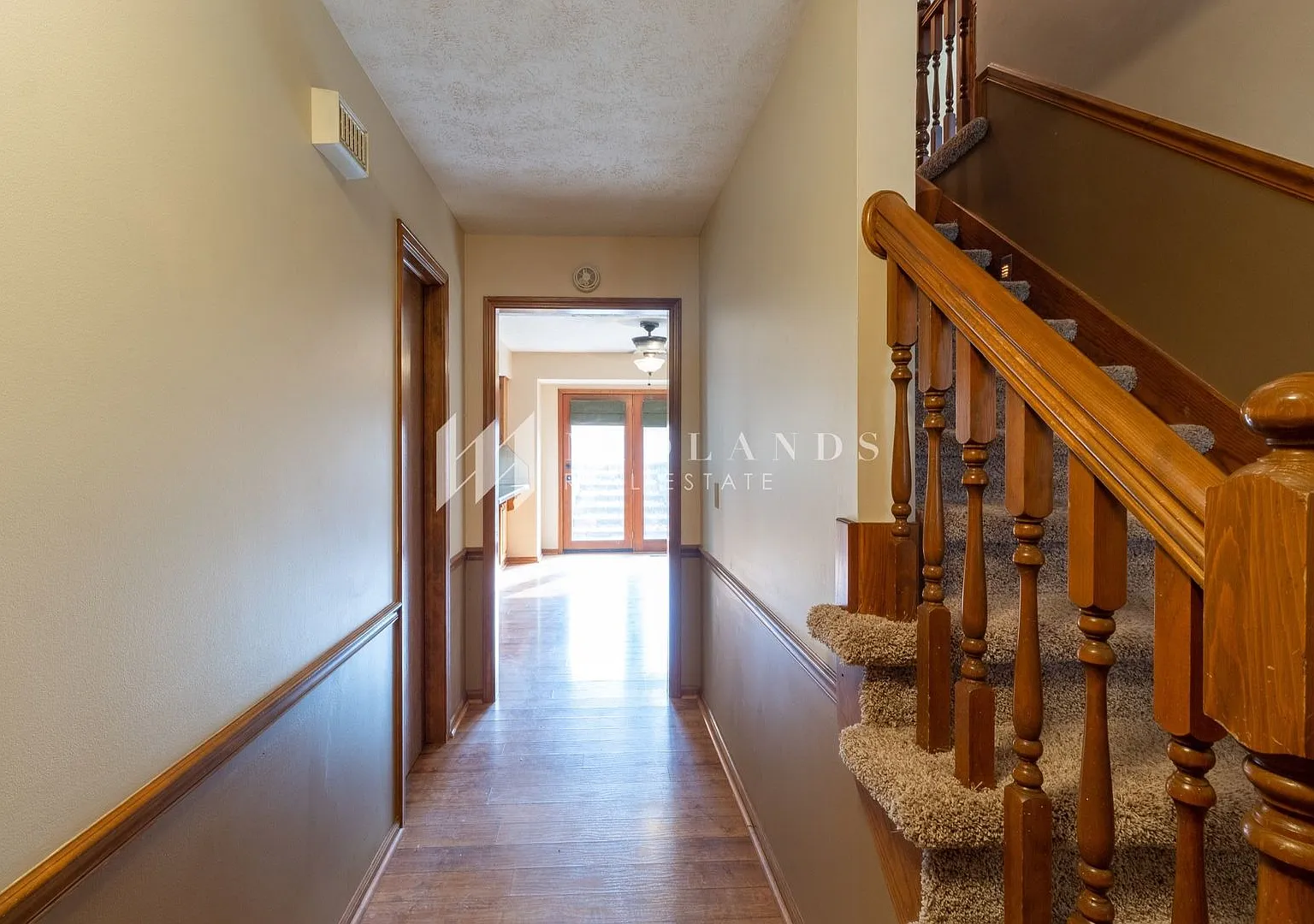 4 Bedroom Bellevue Home! — Photo 2