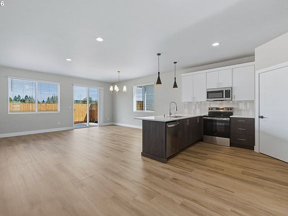 5th image of 628 SE 34th St