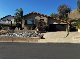 22696 San Joaquin Dr E, Canyon Lake, CA 92587