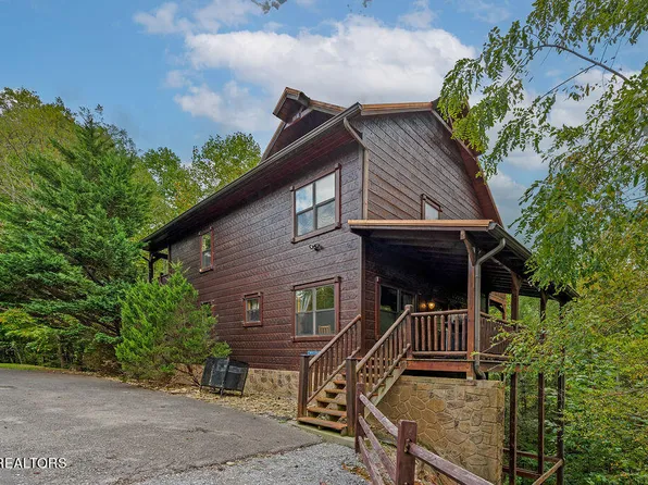 2205 Buck Tale Way, Gatlinburg, TN 37738