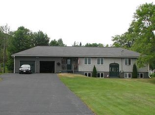 29 Turner St, Canton, ME 04221