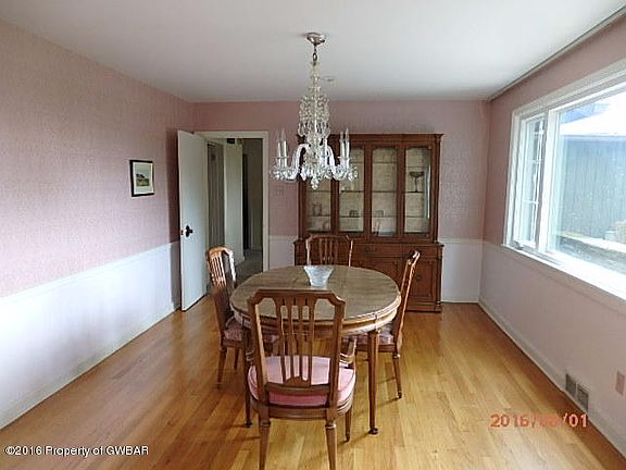 4th image of 43 Country Club Ln