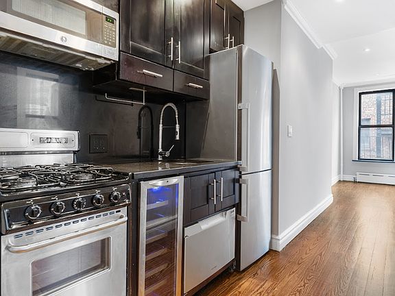 4th image of 134 Orchard St APT 9