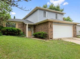 6617 Foxtree Ave, Woodridge, IL
