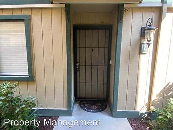 2nd image of 200 Del Verde Cir #7