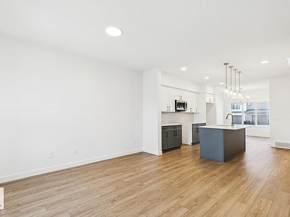 4th image of 1605 210a St