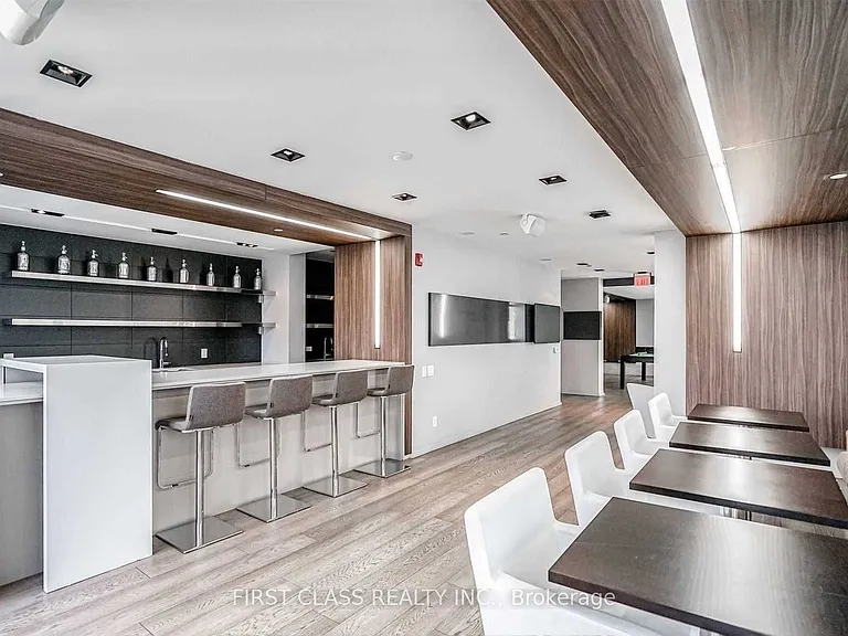 101 Peter St #617 — Photo 17