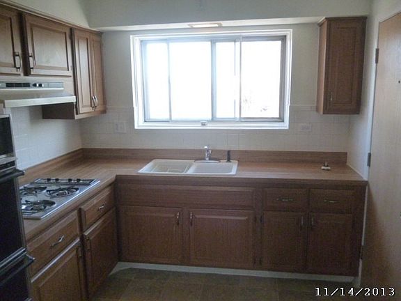 3rd image of 9205 N Skokie Blvd #304