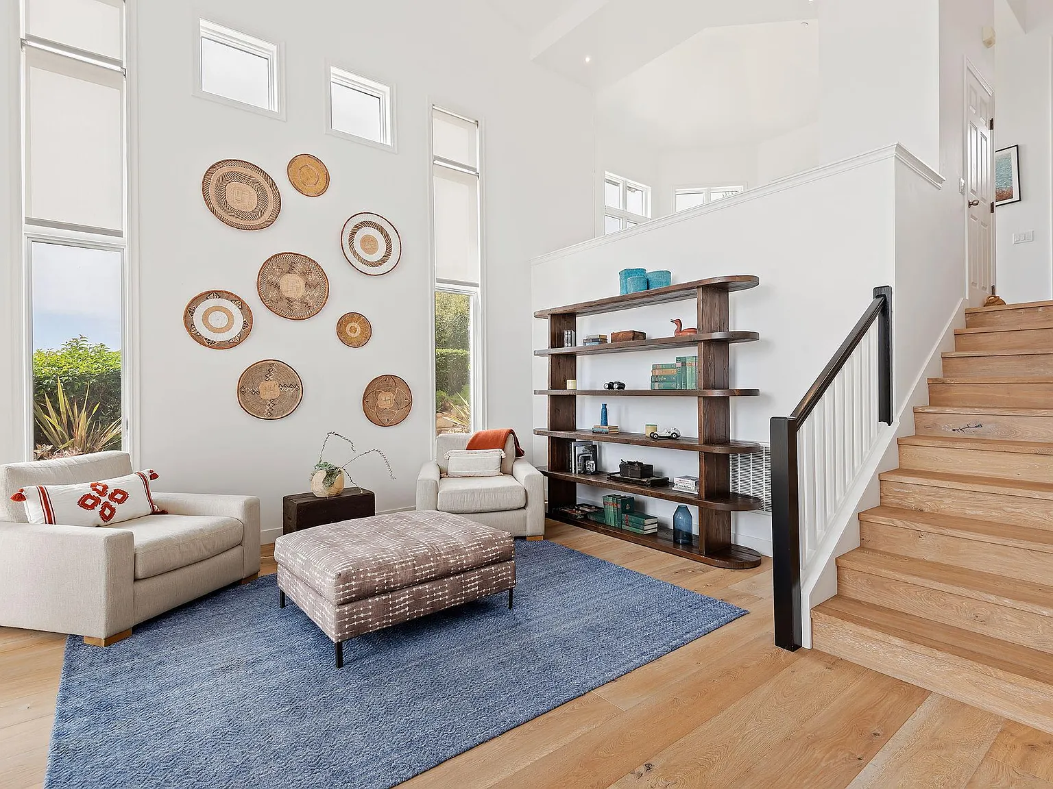 2 bed, 2.5 bath, 2428 sqft, $10,000 — Photo 4