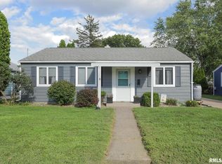 1104 40th St, Moline, IL 61265