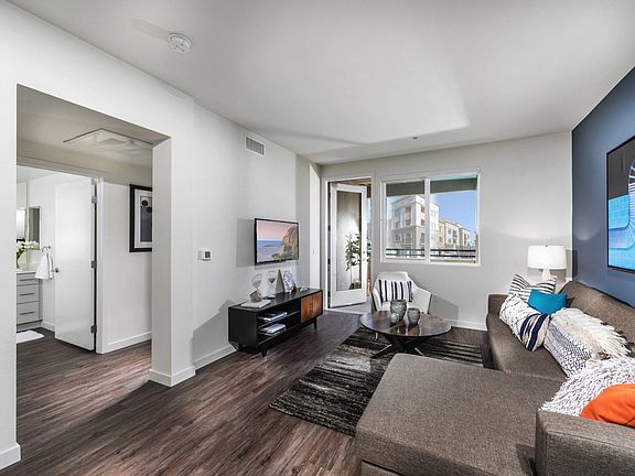 4th image of 650 N Centre City Pkwy #5-4105