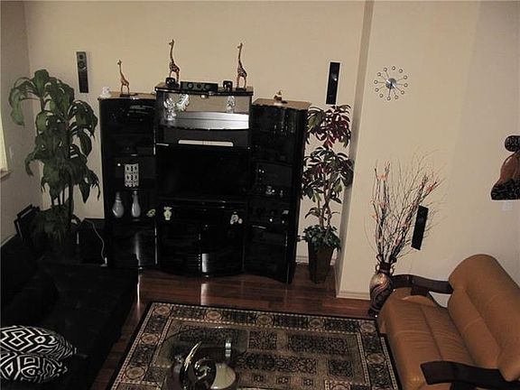5th image of 1201 Beaconsfield Ln APT 107