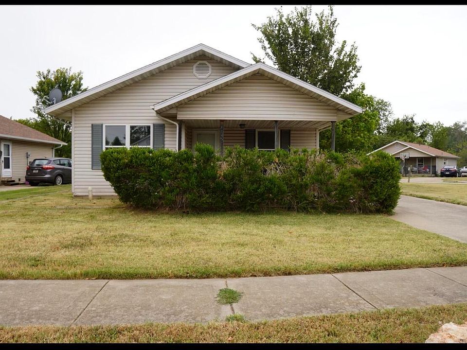 1st image of 1145 N Oak Park Drive