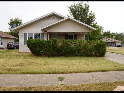 1145 N Oak Park Drive, Springfield, MO, 65802