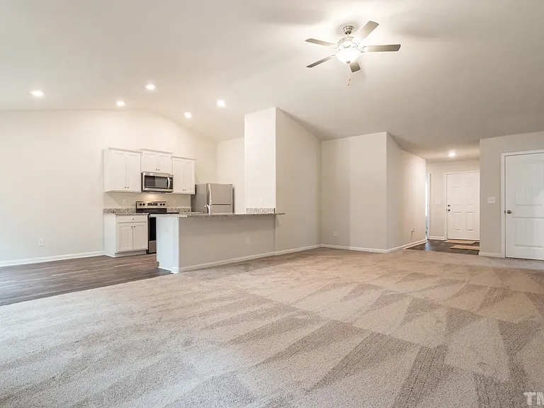 508 Turning Lake Dr — Photo 4