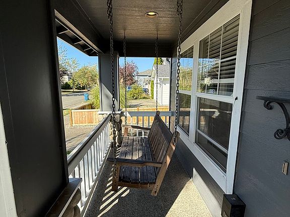 4th image of 15817 Lakeview Ave SE