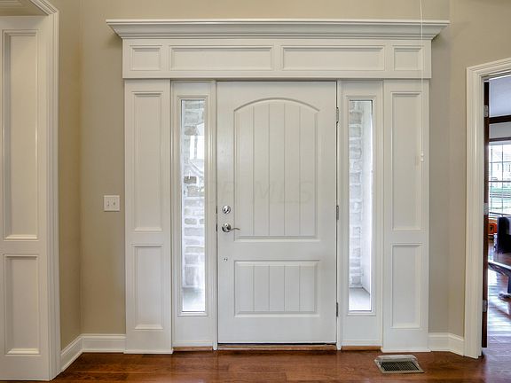 4th image of 9824 Macdonald Dr